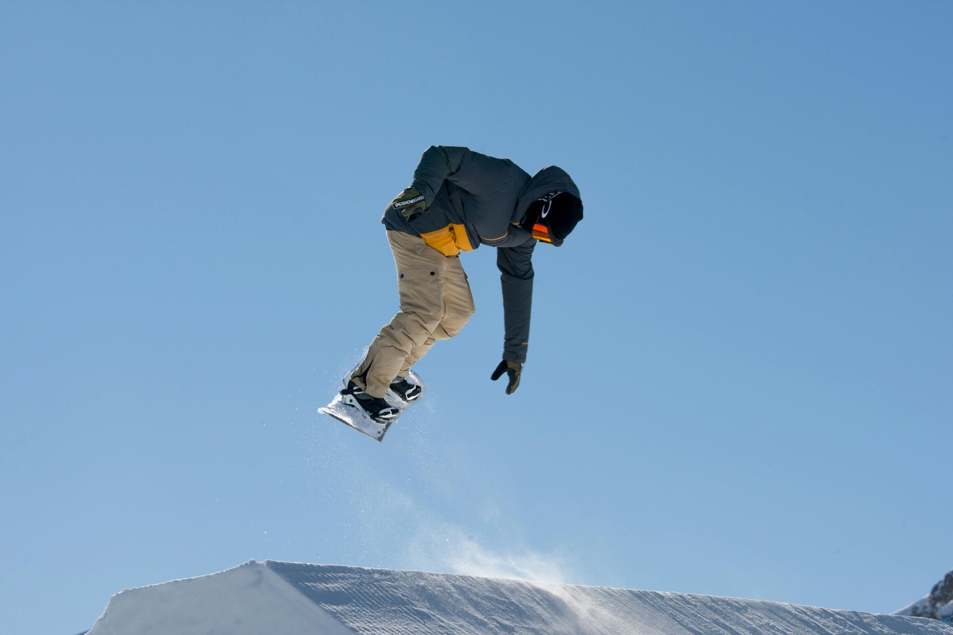 SNOW action sports scene representing the HORNGRY SNOW sector